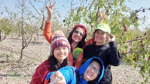 Thiên Lương trực tiếp tới thăm vườn táo đỏ hữu cơ tại biên giới Trung Quốc Mông Cổ 